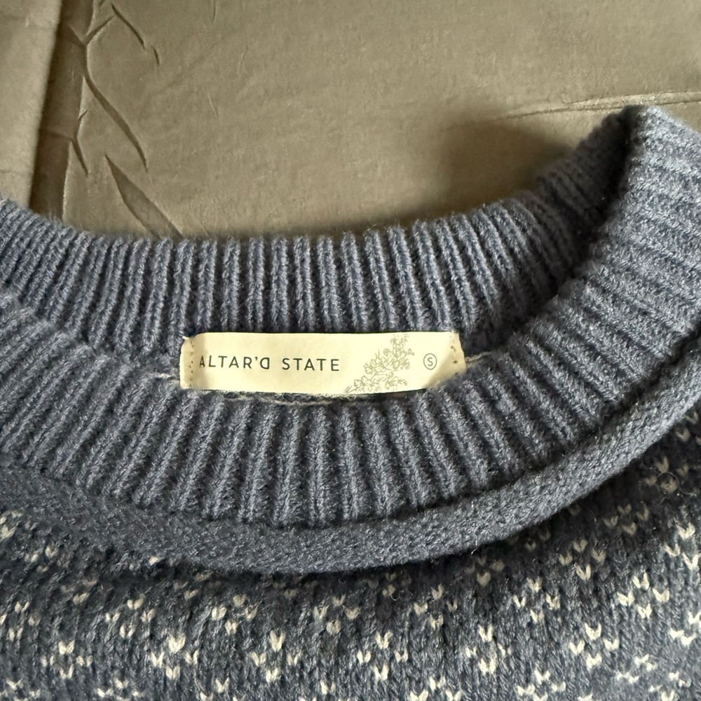 Altar’d State Sweater - Picture 4 of 4